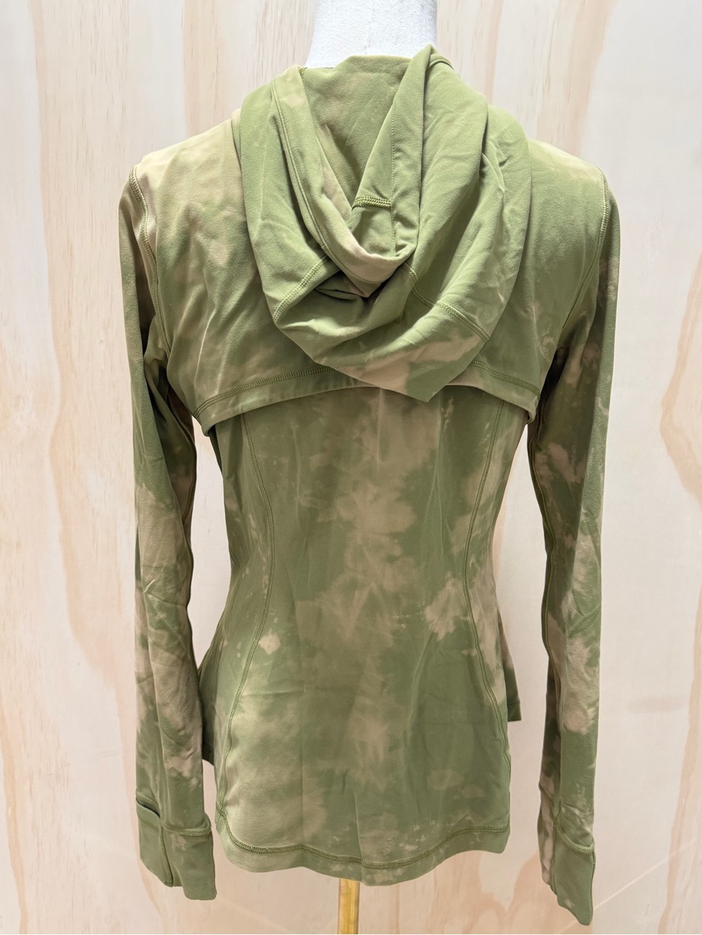 LuluLemon - Define Hooded Nulu Green Tie-Dyed Jacket. Size 10. - Picture 2 of 10
